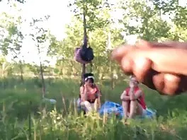 Doggy ոճի անիծել անտառում