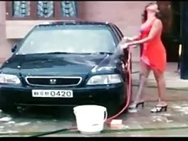 Ասիացի պատանին խոցվում է